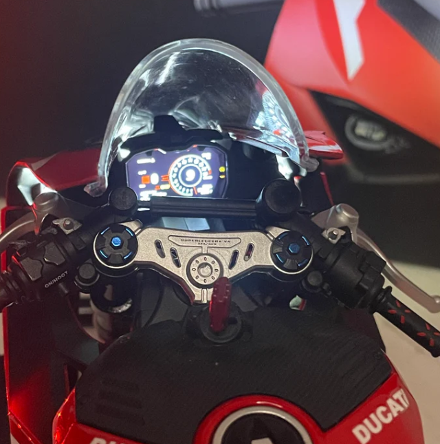 Ducati Superleggera V4 1:6 – Smoke Edition