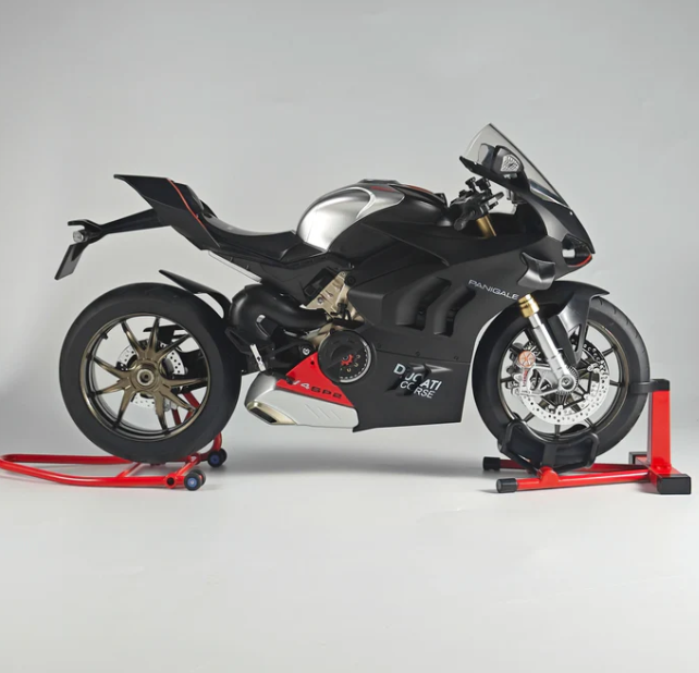 Ducati V4 SP2 1:6